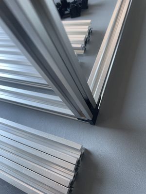 A closer view of the corner bracket joining two extrusion lengths