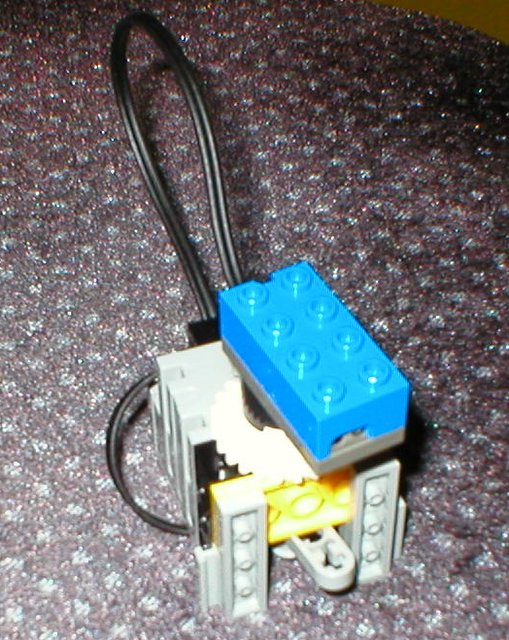 Lego RCX light sensor on a motor for scanning